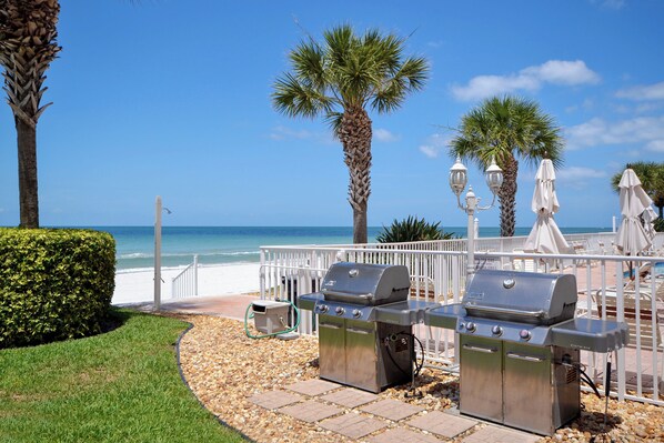 Condo (3 Bedrooms) | Property amenity