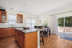 Casa (4 Bedrooms) | Servicio de la propiedad