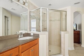 Casa (4 Bedrooms) | Servicio de la propiedad