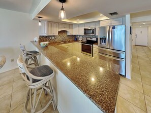 Condo (3 Bedrooms) | Property amenity