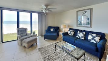 Condo (3 Bedrooms) | Property amenity