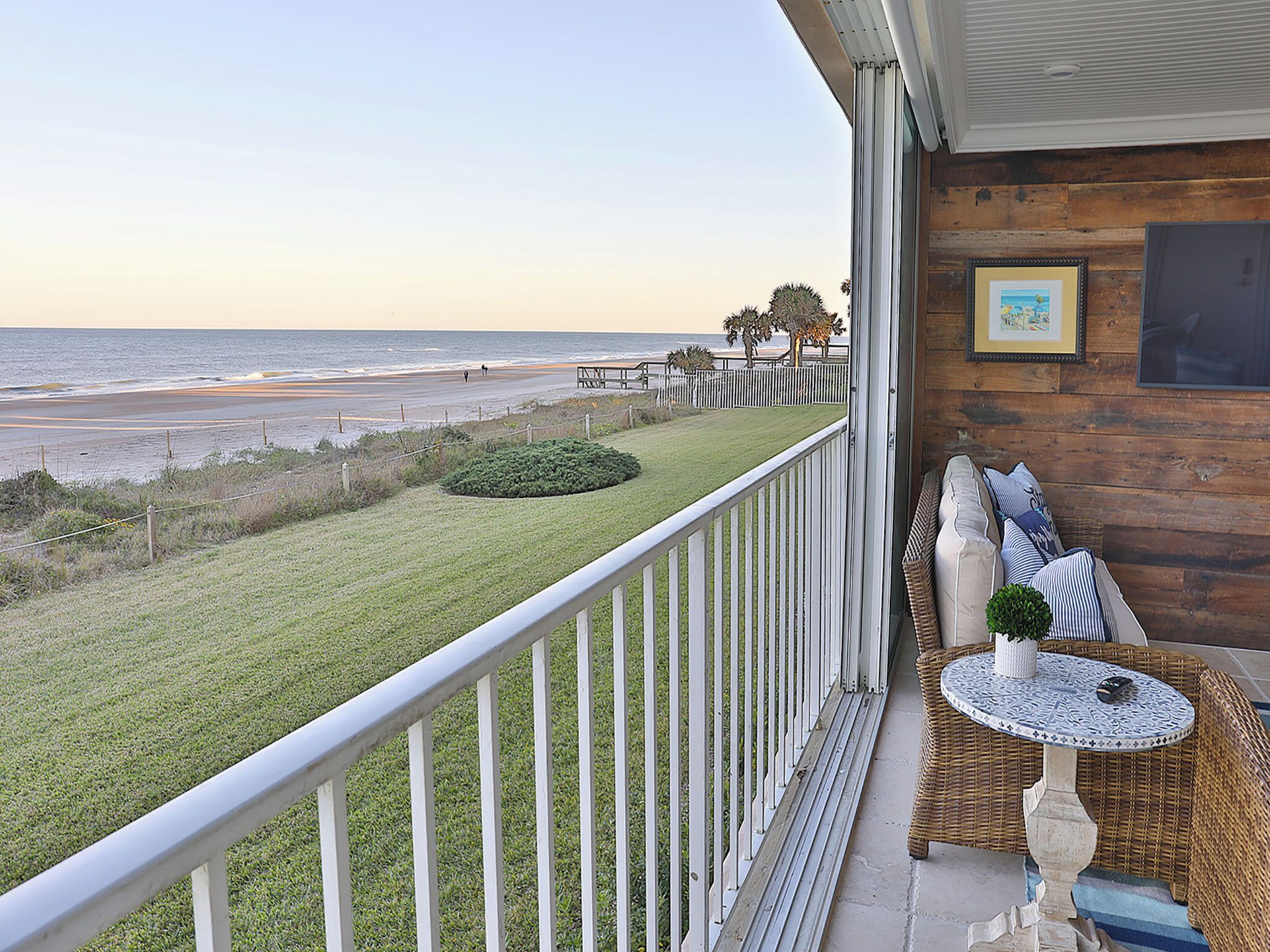 Condo (3 Bedrooms) | Property amenity