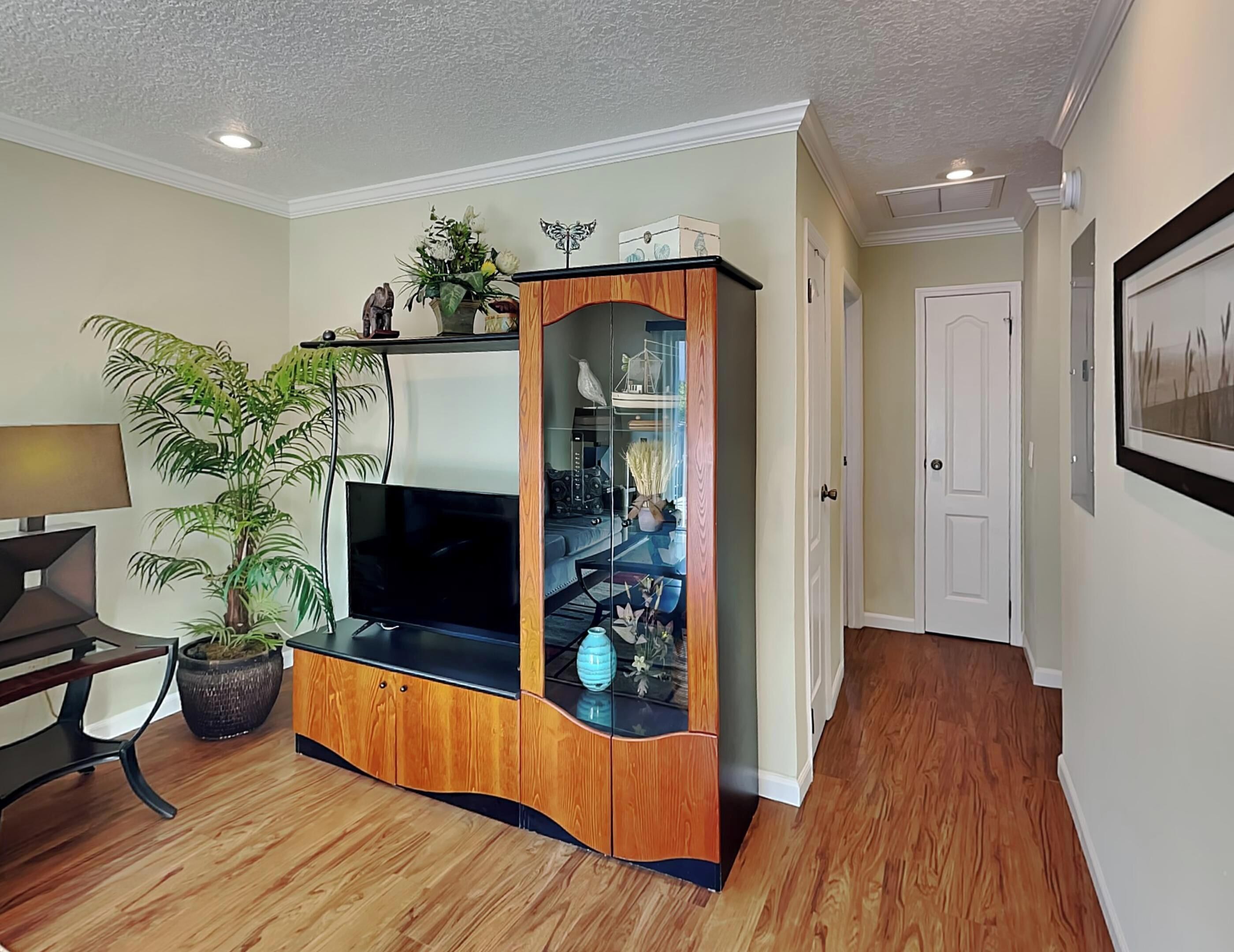 Condo (2 Bedrooms) | Property amenity