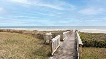 Condo (1 Bedroom) | Front of property