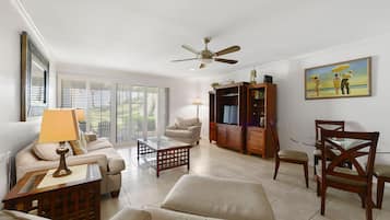 Condo, 1 quarto | Sala de estar | TV de tela plana