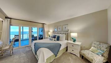 Condo (3 Bedrooms) | Property amenity