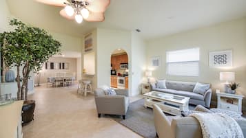 House (4 Bedrooms) | Property amenity