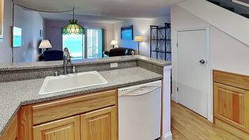 Condo (2 Bedrooms) | Interior