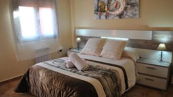 3 bedrooms, bed sheets