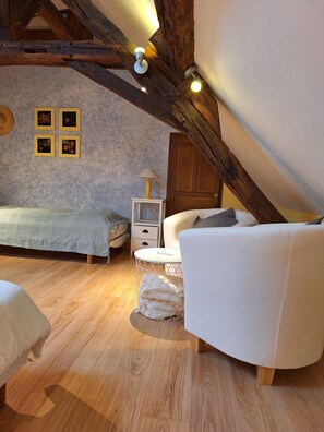 1 bedroom, desk, travel crib, free WiFi
