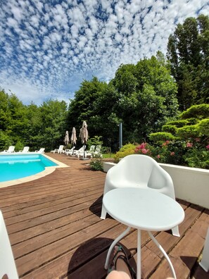 Seasonal outdoor pool, open 10:00 AM to 8:00 PM, sun loungers - Trainefeuilles (Le Controis en Sologne)
