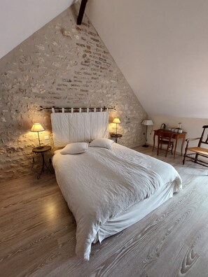 Perhehuone (Chez Leonie) | Työpöytä, vauvan matkasänky, ilmainen Wi-Fi, vuodevaatteet