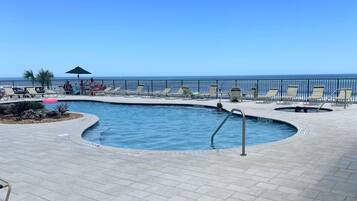 Condo (1 Bedroom) | Property amenity