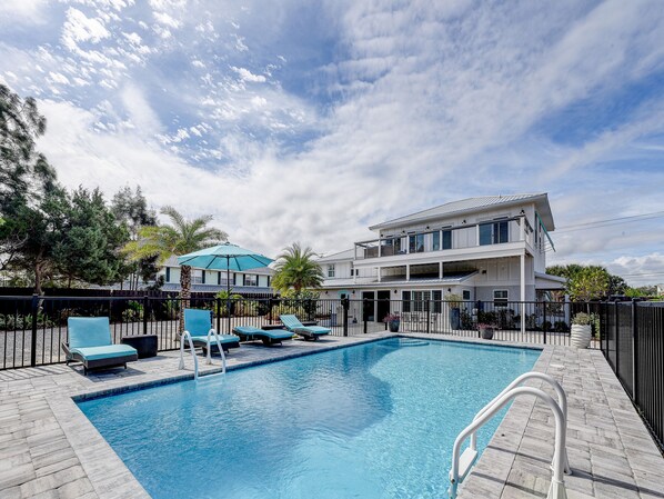 Ferienhaus (Sea Spray Beach House) | Pool | Außenpool