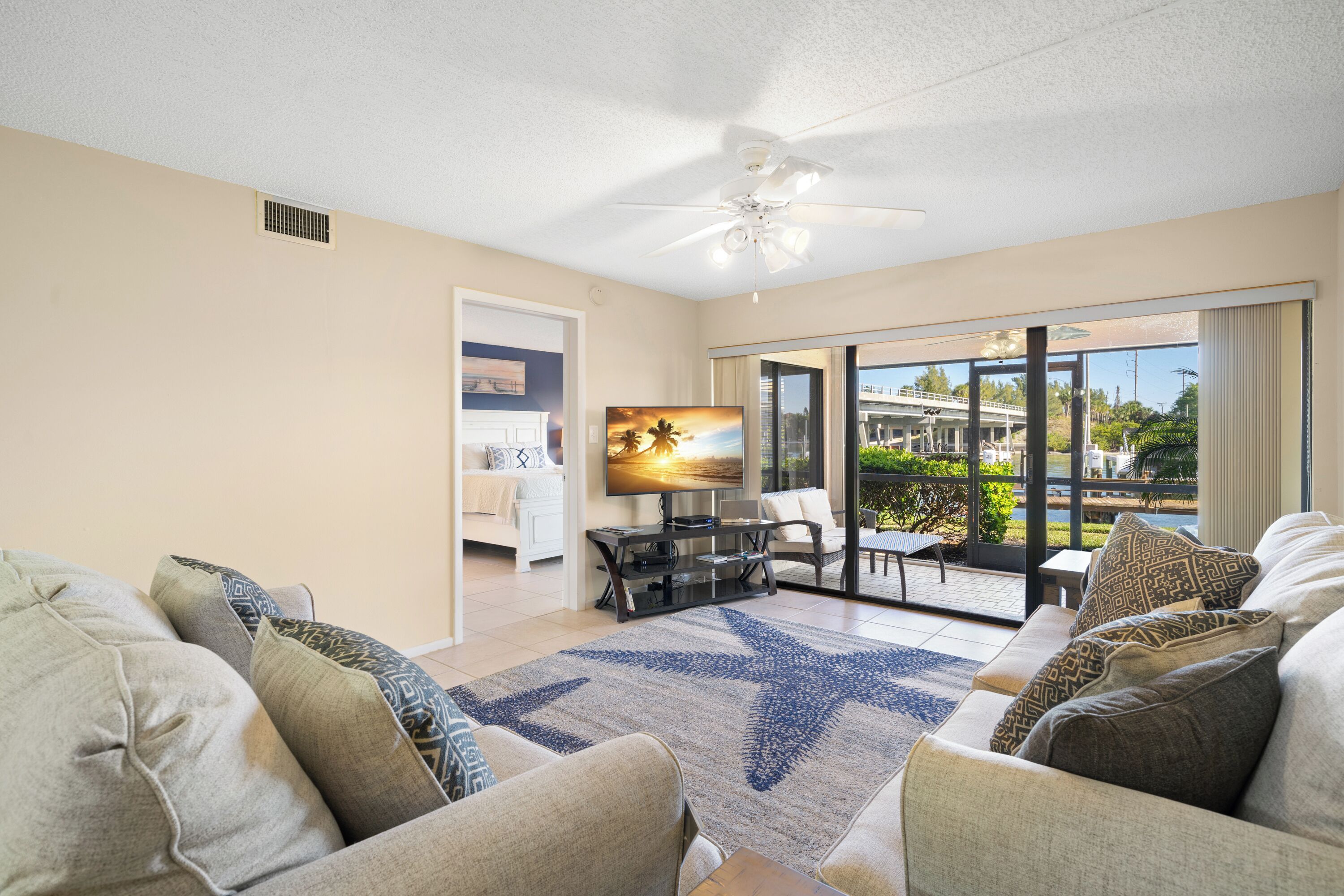 Condo (2 Bedrooms) | Property amenity