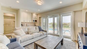 House (5 Bedrooms) | Property amenity