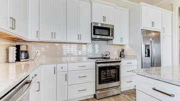 House (5 Bedrooms) | Property amenity