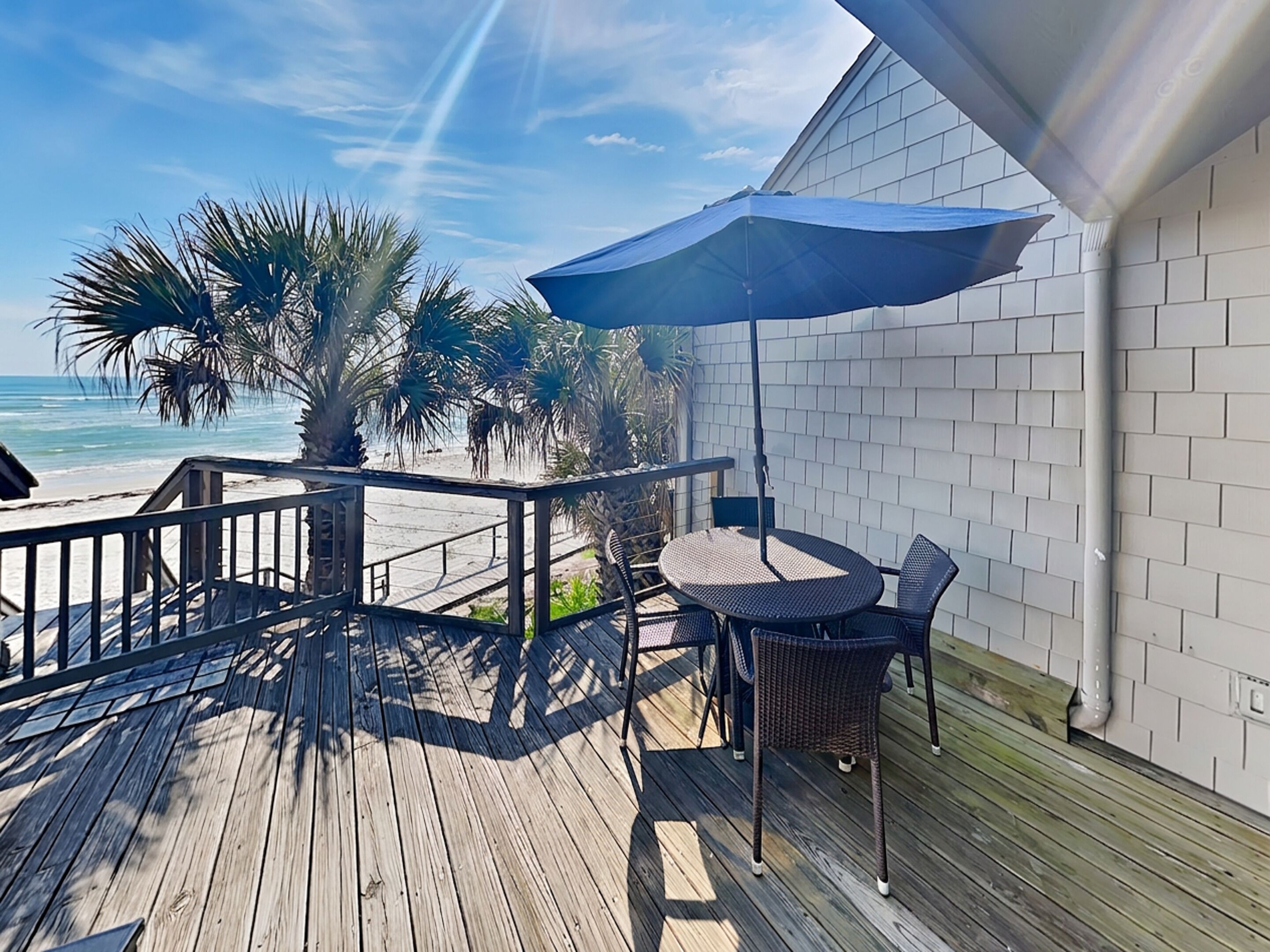 Condo (2 Bedrooms) | Front of property