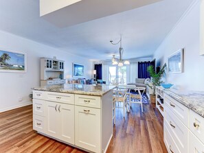 Condo (2 Bedrooms) | Property amenity