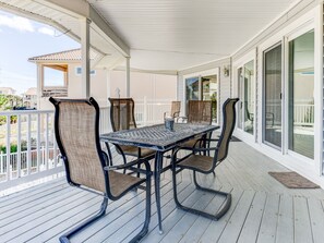 Outdoor dining - Ocean Walk (Palm Coast)
