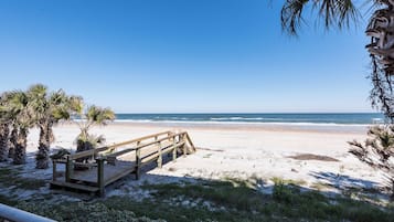 Condo (2 Bedrooms) | Property amenity