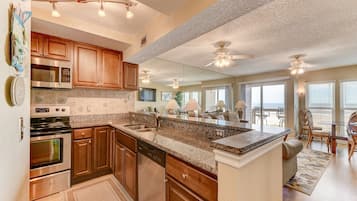 Condo (2 Bedrooms) | Property amenity