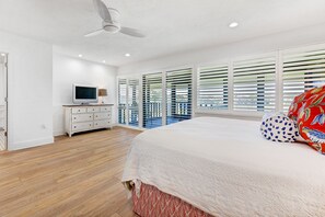 Condo (4 Bedrooms) | Property amenity