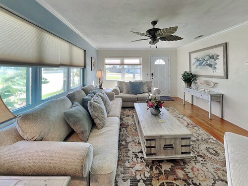 Plaza Cottage by Distinctive Beach Rentals