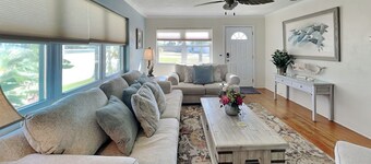 Plaza Cottage by Distinctive Beach Rentals