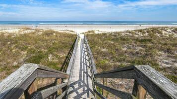 House (6 Bedrooms) | Property amenity