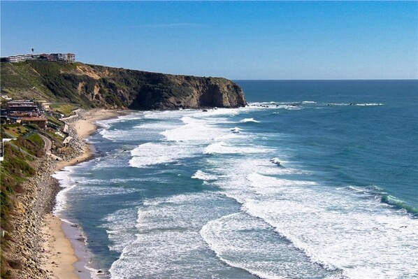 ビーチの近く、サンラウンジャー、ビーチタオル