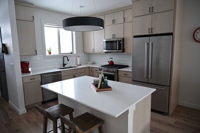 Designer Cottage Near Montana State University