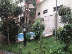 Departamento, 2 habitaciones, para fumadores, balcón | Jardín