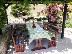 House, 2 Bedrooms, Terrace, Garden View | Dining - Vacation House Viskic (Rab)