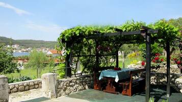 Ferienhaus, 2 Schlafzimmer, Terrasse, Gartenblick | Terrasse/Patio