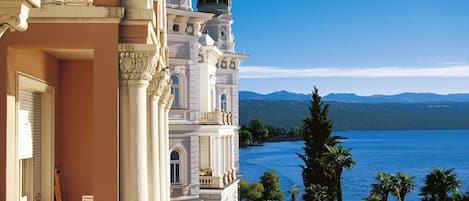 Appartement, 4 chambres, fumeur, piscine privée | Enceinte de l’hébergement