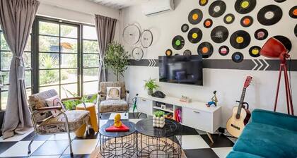 Retro-vintage New Yorker Apartment in Centurion