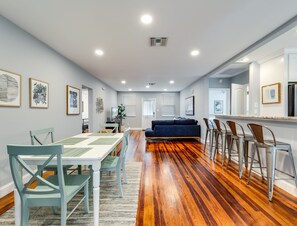 House (Mango Beach Manor) | Private kitchen | Fridge, microwave, stovetop, dishwasher