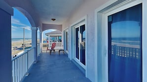 独立别墅 (4 Bedrooms) | 露台