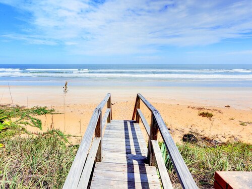 Wave Runner by Distinctive Beach Rentals