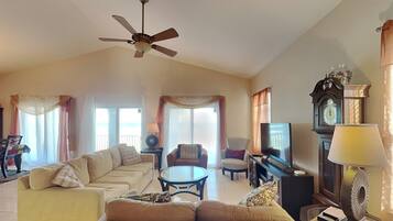 House (4 Bedrooms) | Property amenity