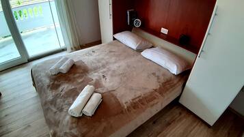 Apartment, 2 Schlafzimmer, Raucher, Balkon | 2 Schlafzimmer