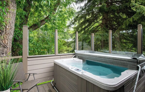 Outdoor spa tub - Family Retreat w/Golf Course/Mtn Views•Private Hot Tub•Steps to Free Transit (Park City)
