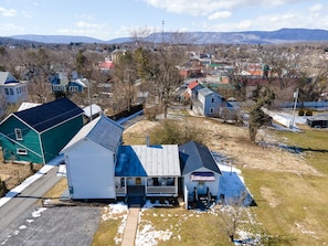 Exterior - Lovely, clean and walkable in the town of Luray.  (Luray)