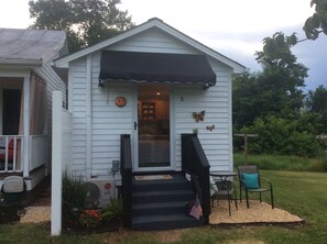 Exterior - Lovely, clean and walkable in the town of Luray.  (Luray)