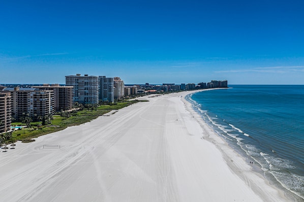 Beach nearby, sun loungers, beach towels