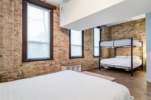 8 bedrooms, iron/ironing board, WiFi, bed sheets