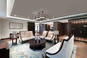 遮光カーテン、WiFi (無料)、ベッドシーツ