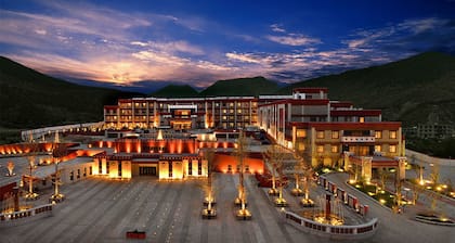 Crowne Plaza Yading by IHG