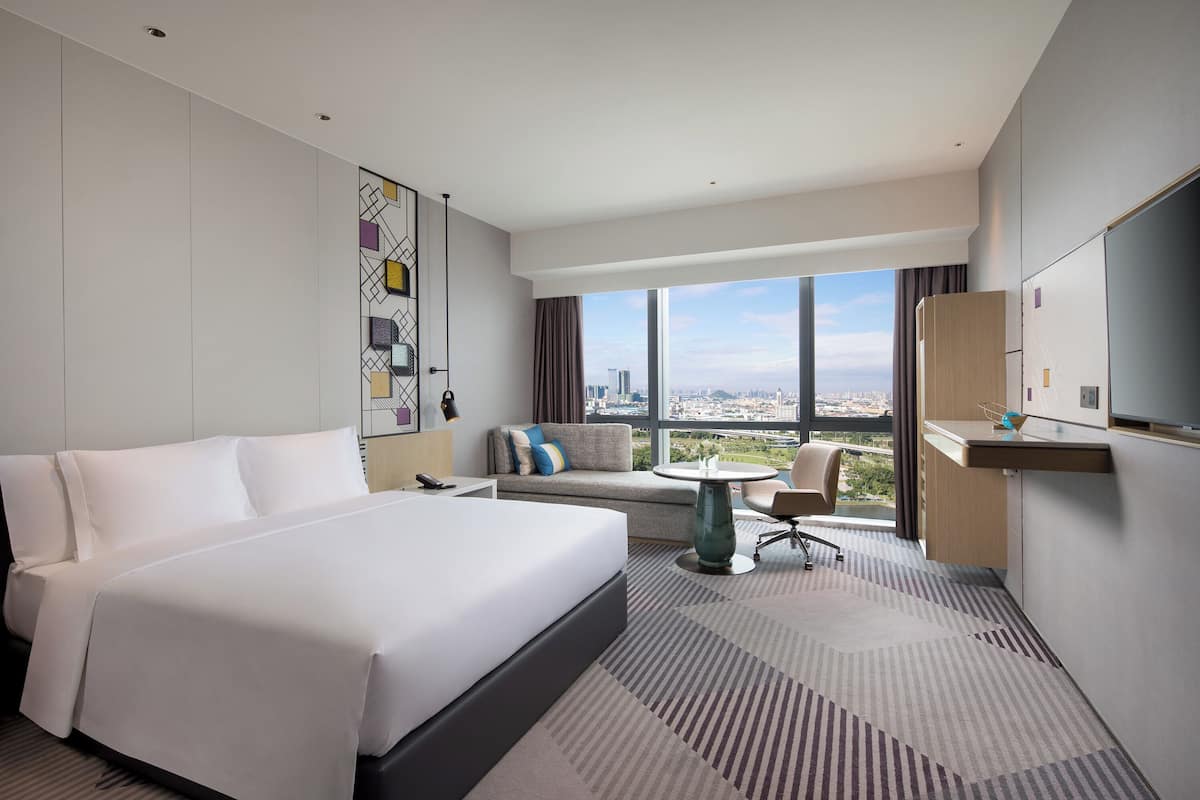 1 bedroom, down comforters, minibar, in-room safe